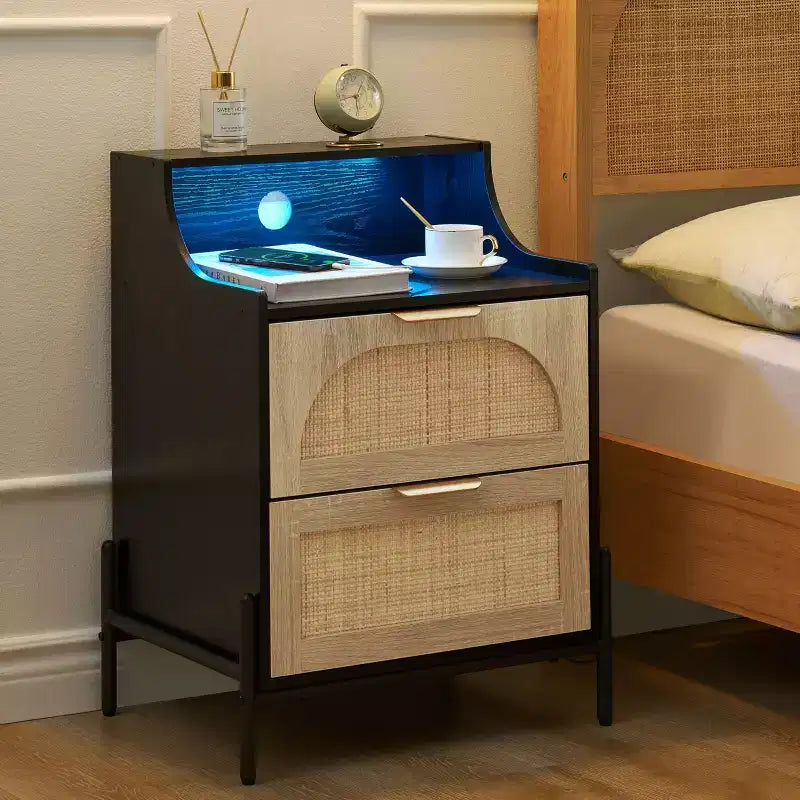 Nightstand with 2 Wicker Storage Drawers, Modern Bedside Table, Sturdy Wood Legs, Rattan Accent Side Table for Living Room, Large Storage Surface