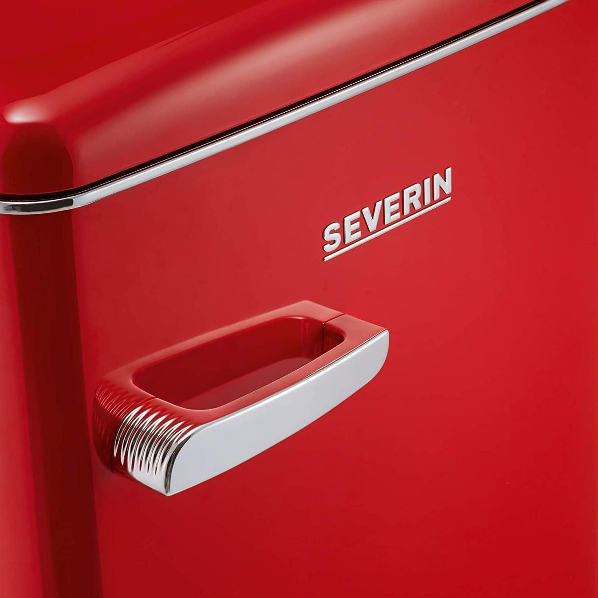 SEVERIN Réfrigérateur Congélateur, Pose libre, Longueur 55 cm, 108L, Classe D, 110 kWh/an, 37 dB, Look rétro, Crème, RKS 8833